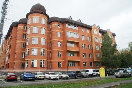 Жилой дом средней этажности в м.Борисиль вул.Защитников Отечества, 12